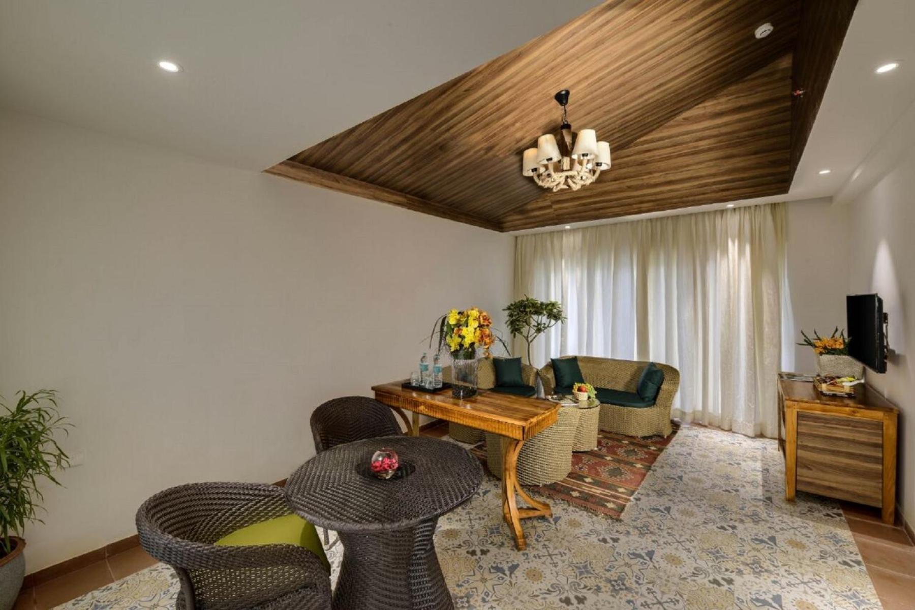 สวัสติ จิลิกา รีสอร์ต Hotel Kanaipur ภายนอก รูปภาพ