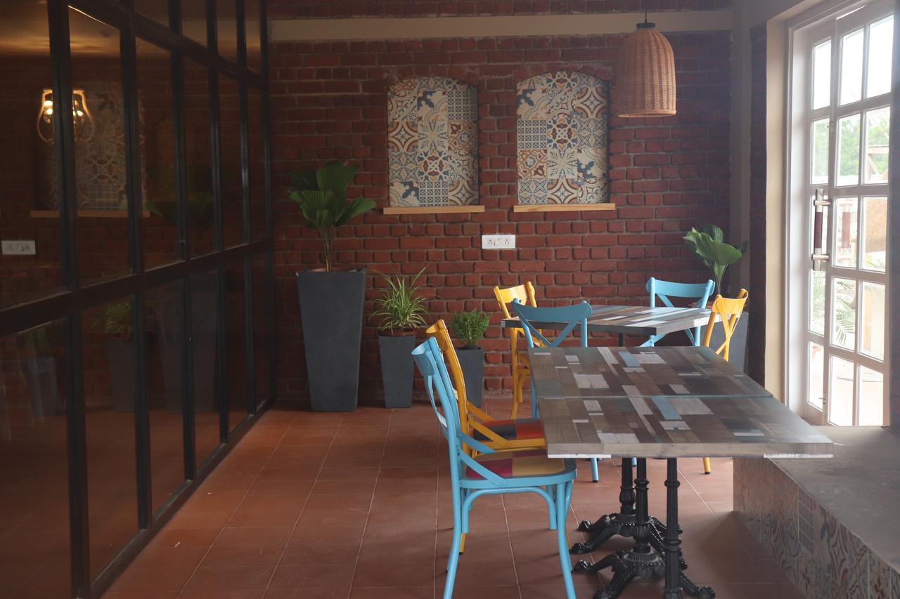 สวัสติ จิลิกา รีสอร์ต Hotel Kanaipur ภายนอก รูปภาพ