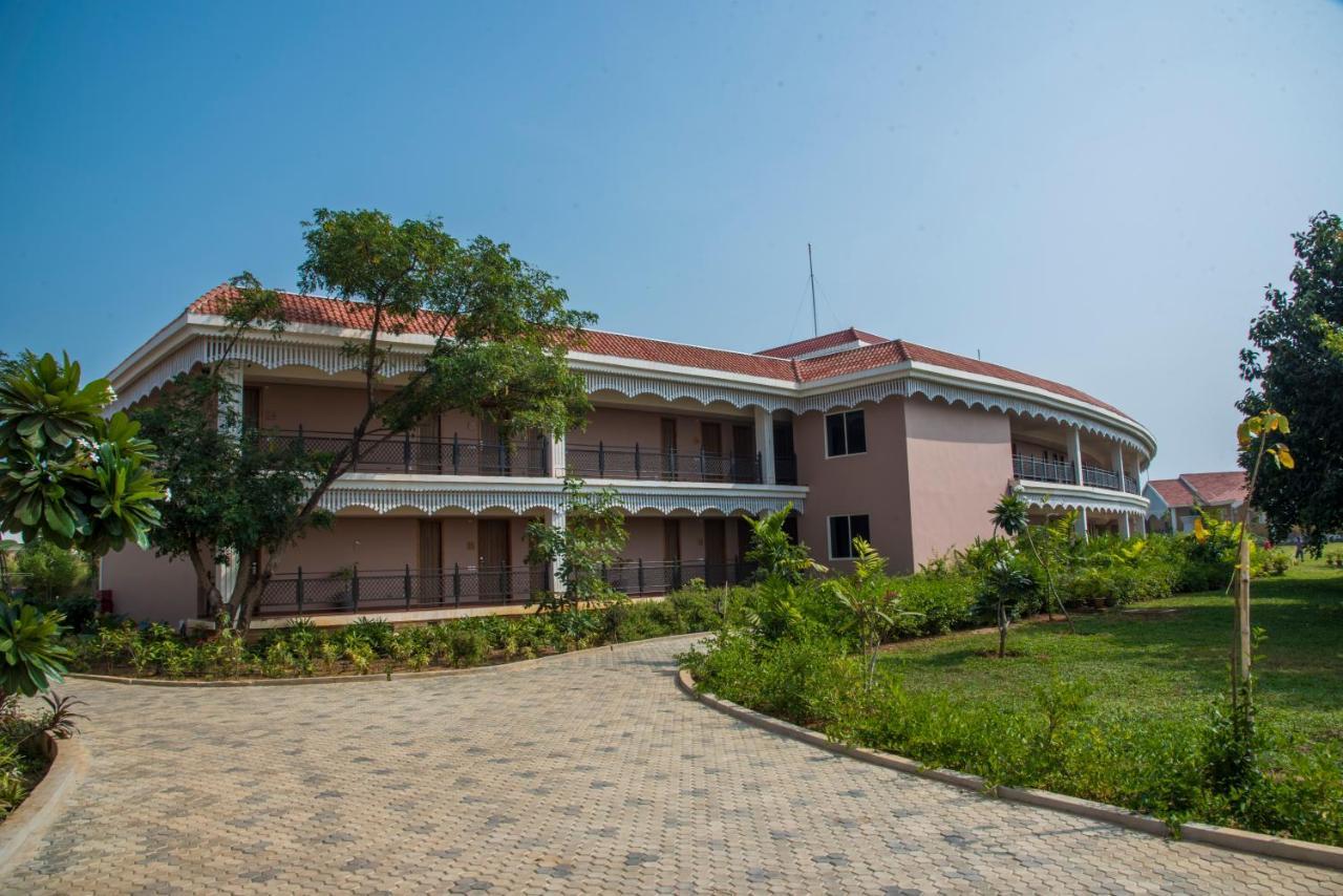 สวัสติ จิลิกา รีสอร์ต Hotel Kanaipur ภายนอก รูปภาพ